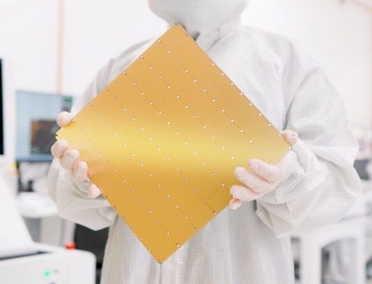 Startup Mỹ được định giá gần 100 tỷ USD nhờ chip AI ‘bằng cái đĩa’